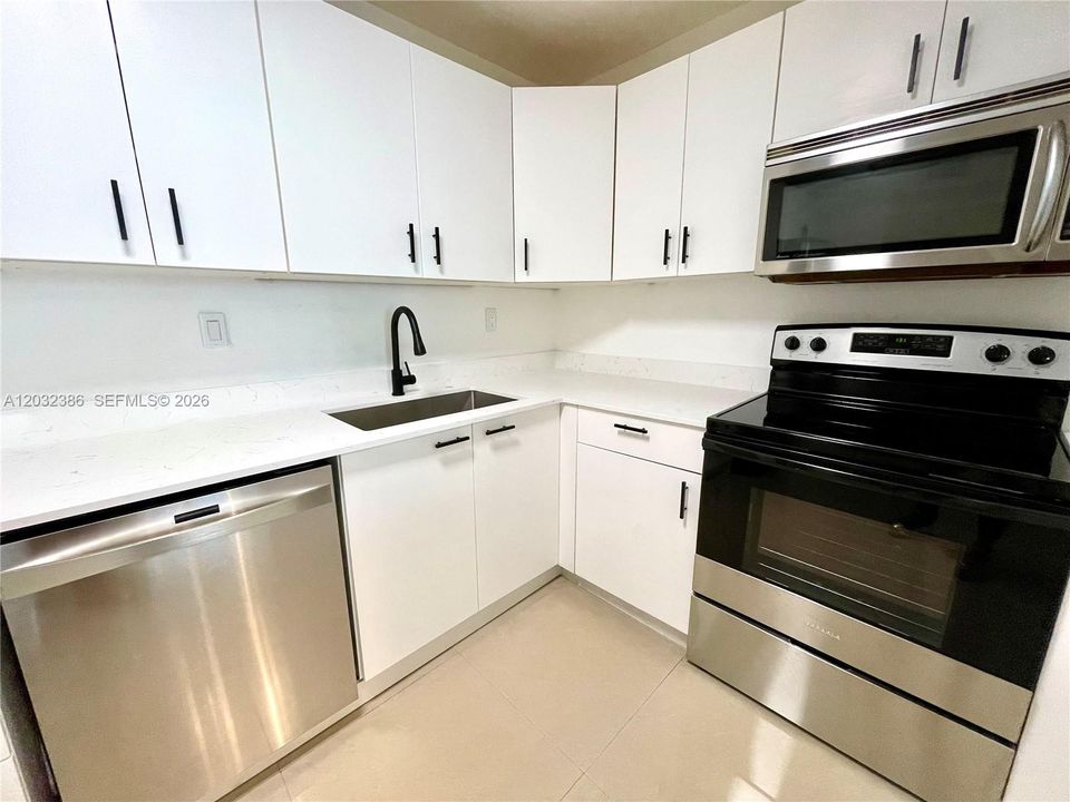 For Rent: $2,390 (1 beds, 1 baths, 1000 Square Feet)