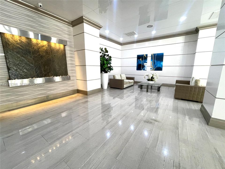 For Rent: $2,390 (1 beds, 1 baths, 1000 Square Feet)