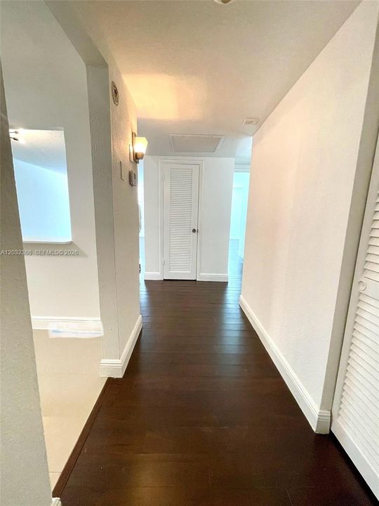 For Rent: $2,390 (1 beds, 1 baths, 1000 Square Feet)