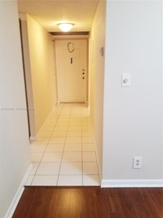 For Rent: $2,200 (2 beds, 2 baths, 900 Square Feet)
