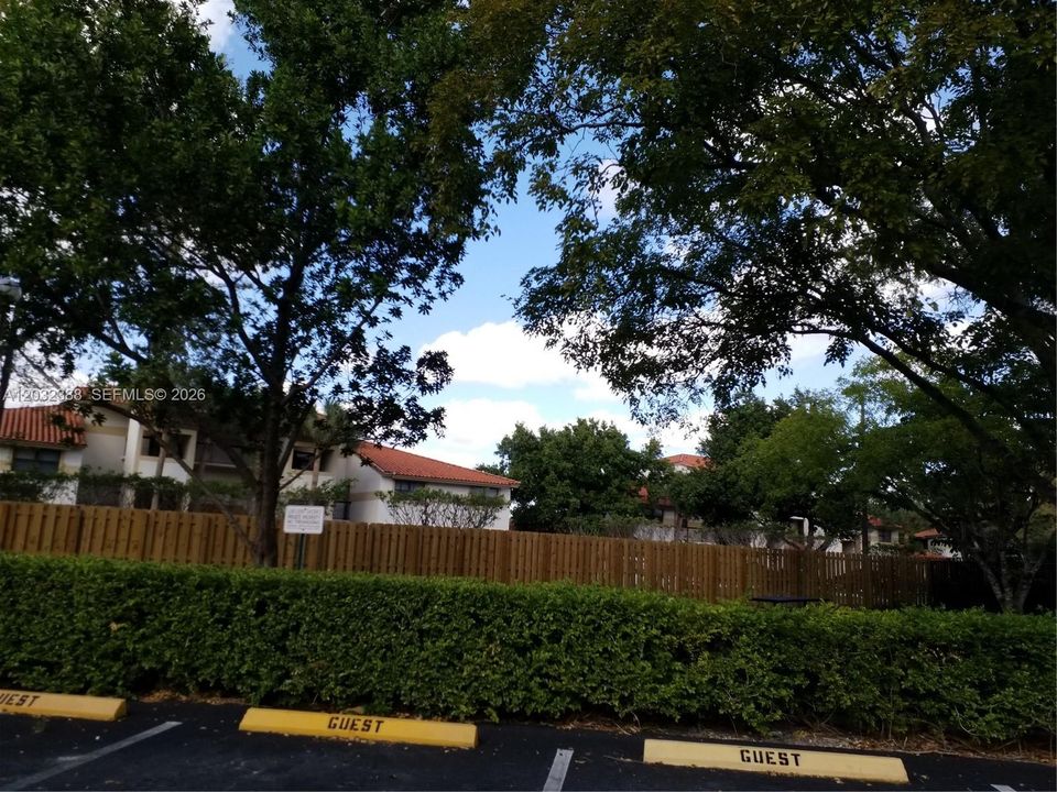 For Rent: $2,200 (2 beds, 2 baths, 900 Square Feet)