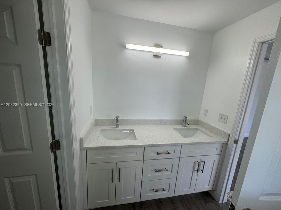 В аренду: $2,850 (3 спален, 2 ванн, 1528 Квадратных фут)