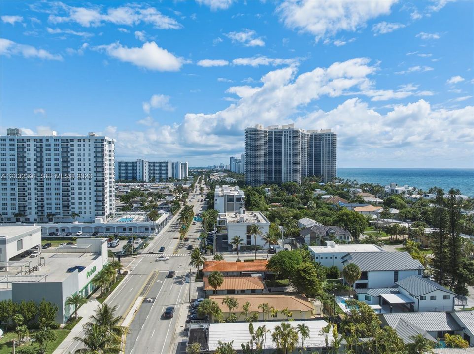 For Sale: $210,000 (1 beds, 2 baths, 598 Square Feet)