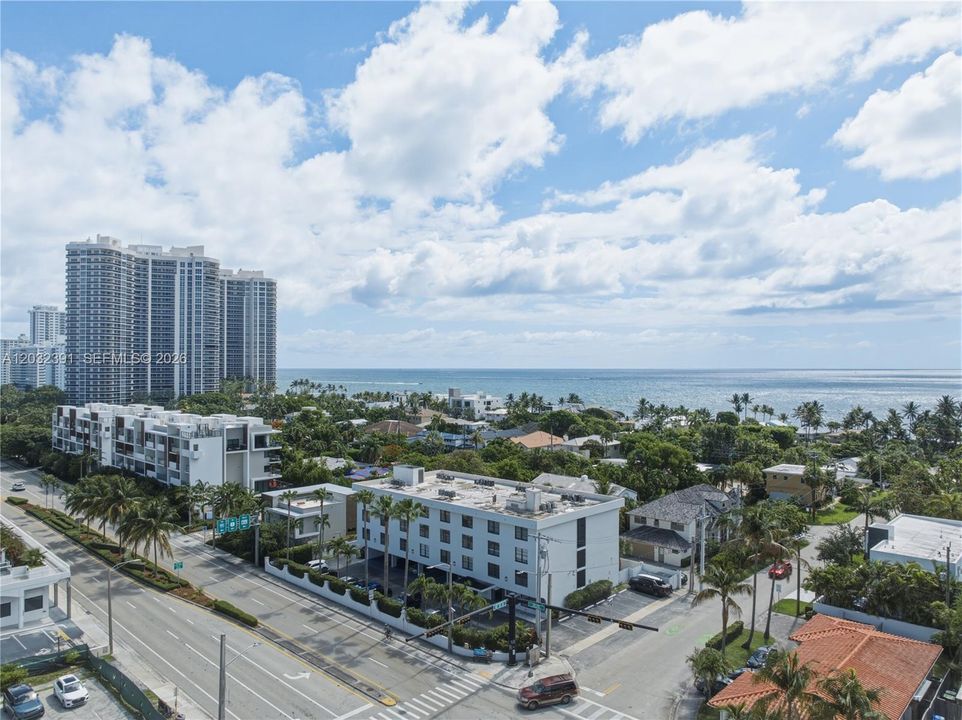 For Sale: $210,000 (1 beds, 2 baths, 598 Square Feet)