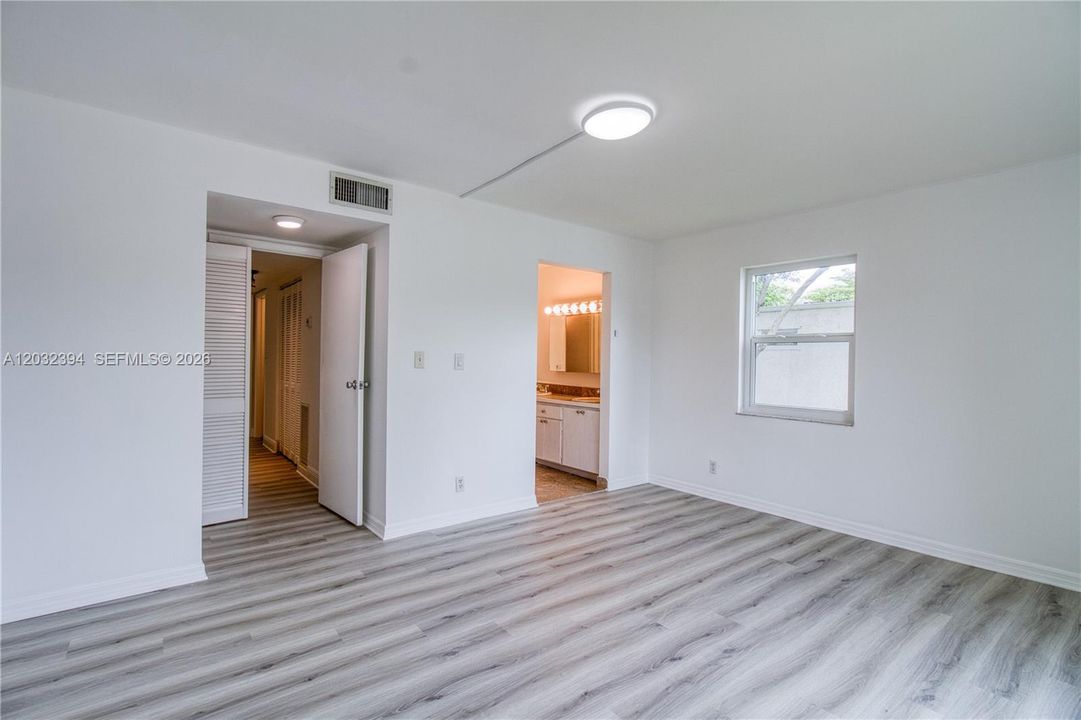 For Rent: $2,900 (2 beds, 2 baths, 1060 Square Feet)