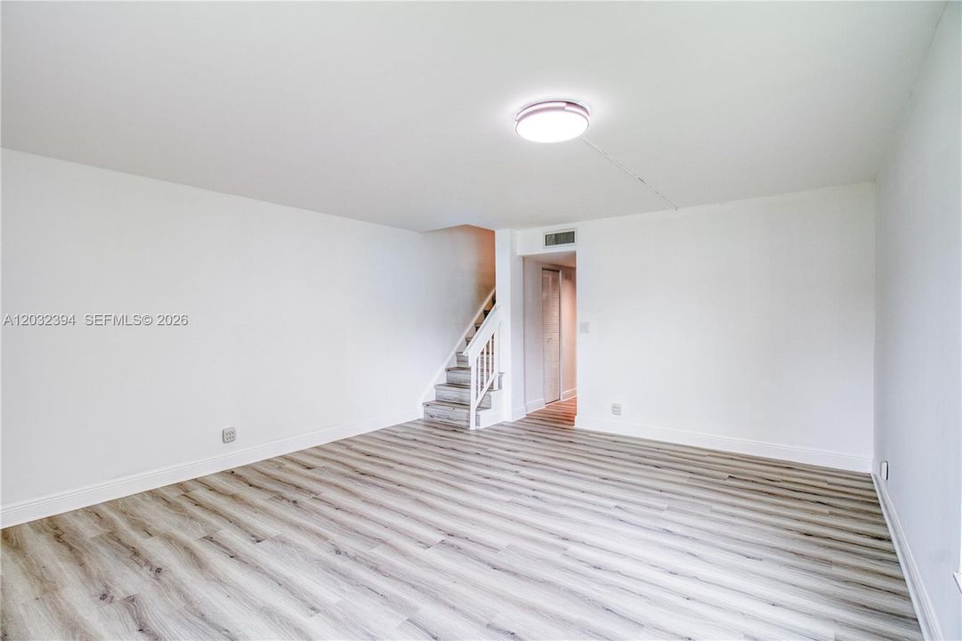 For Rent: $2,900 (2 beds, 2 baths, 1060 Square Feet)