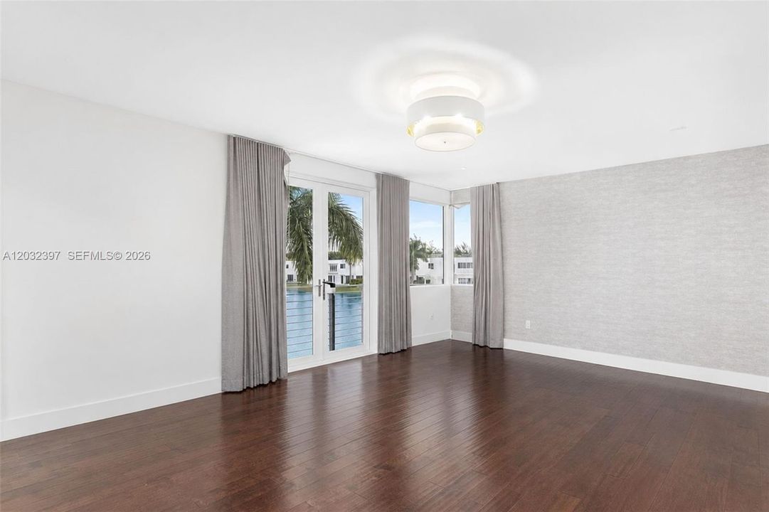 В аренду: $16,000 (6 спален, 7 ванн, 4874 Квадратных фут)