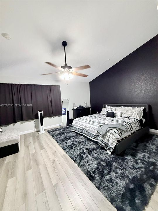 For Sale: $380,000 (3 beds, 2 baths, 1518 Square Feet)