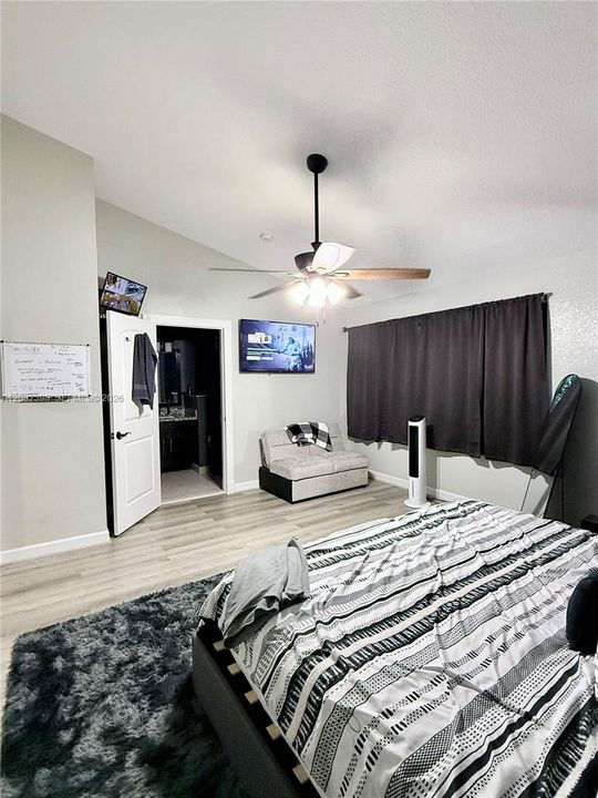 For Sale: $380,000 (3 beds, 2 baths, 1518 Square Feet)