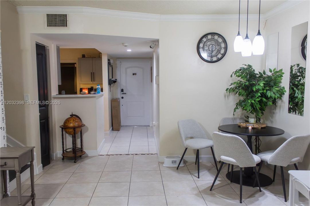 For Sale: $380,000 (3 beds, 2 baths, 1518 Square Feet)