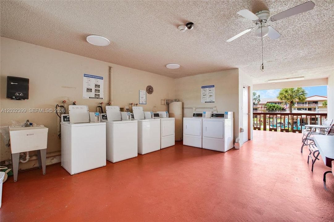 For Sale: $112,000 (1 beds, 1 baths, 720 Square Feet)