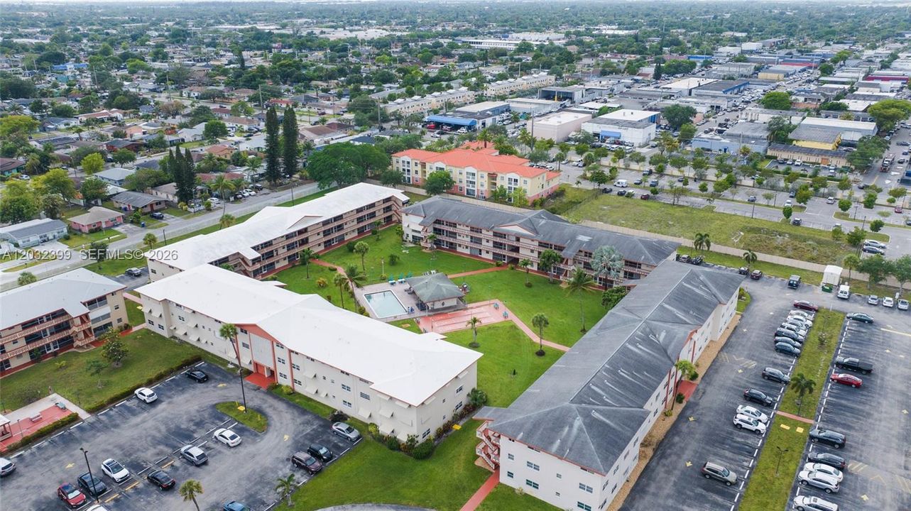 For Sale: $112,000 (1 beds, 1 baths, 720 Square Feet)
