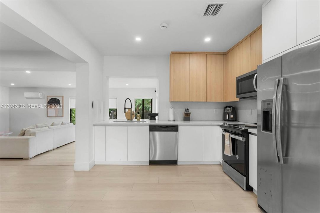 For Rent: $4,199 (3 beds, 2 baths, 1482 Square Feet)