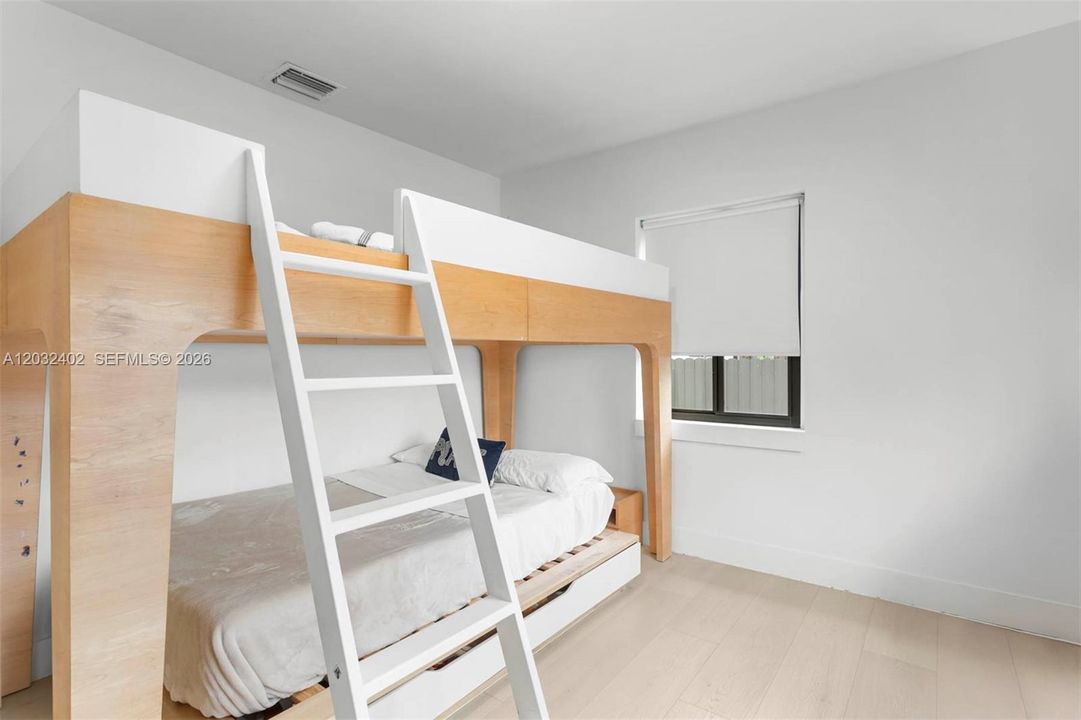 For Rent: $4,199 (3 beds, 2 baths, 1482 Square Feet)