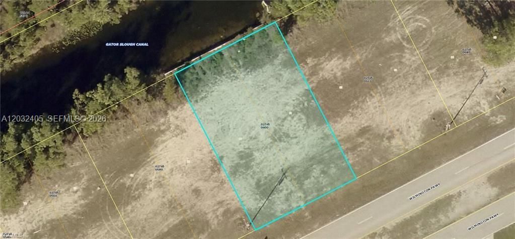 На продажу: $48,500 (0.23 acres)