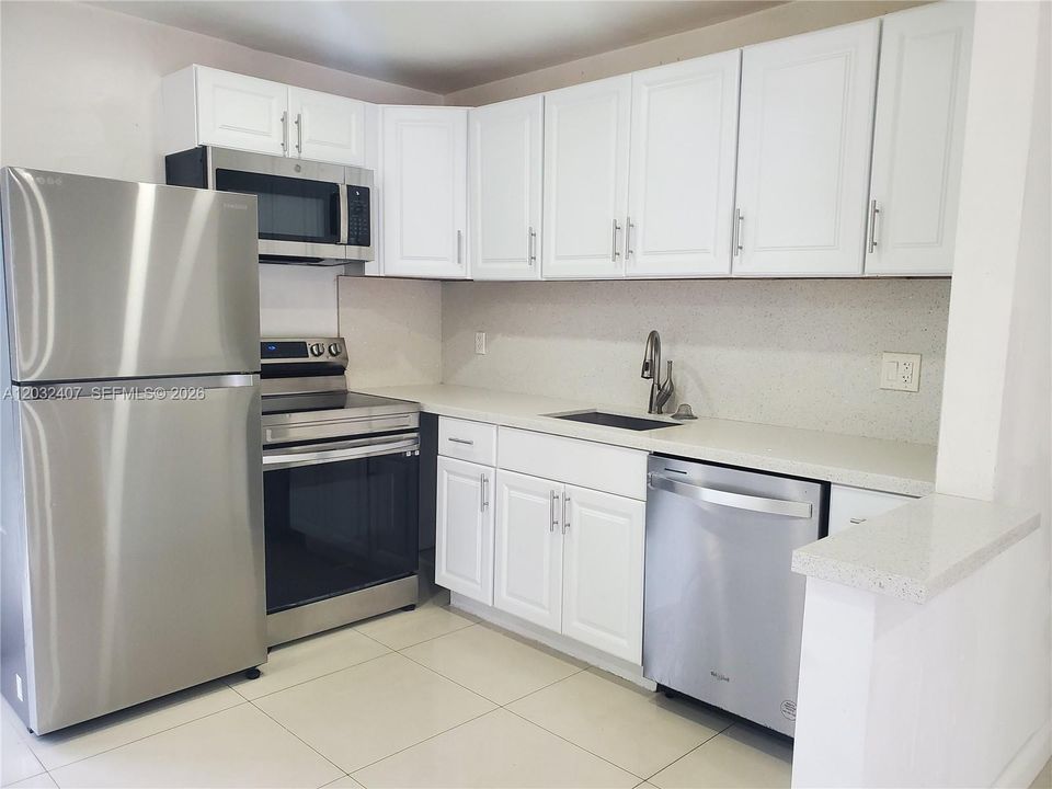 For Sale: $470,000 (4 beds, 2 baths, 1184 Square Feet)
