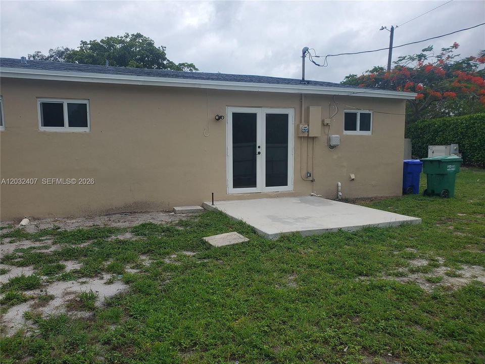 For Sale: $470,000 (4 beds, 2 baths, 1184 Square Feet)