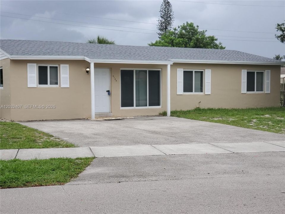 For Sale: $470,000 (4 beds, 2 baths, 1184 Square Feet)