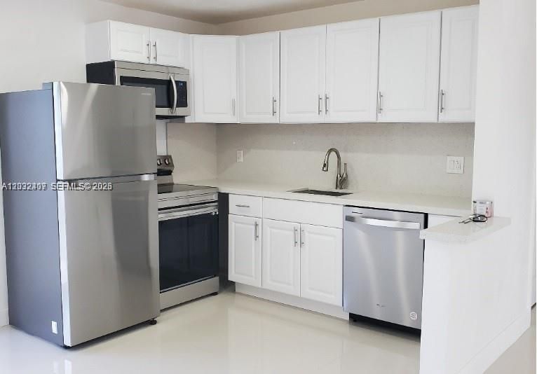 For Sale: $470,000 (4 beds, 2 baths, 1184 Square Feet)
