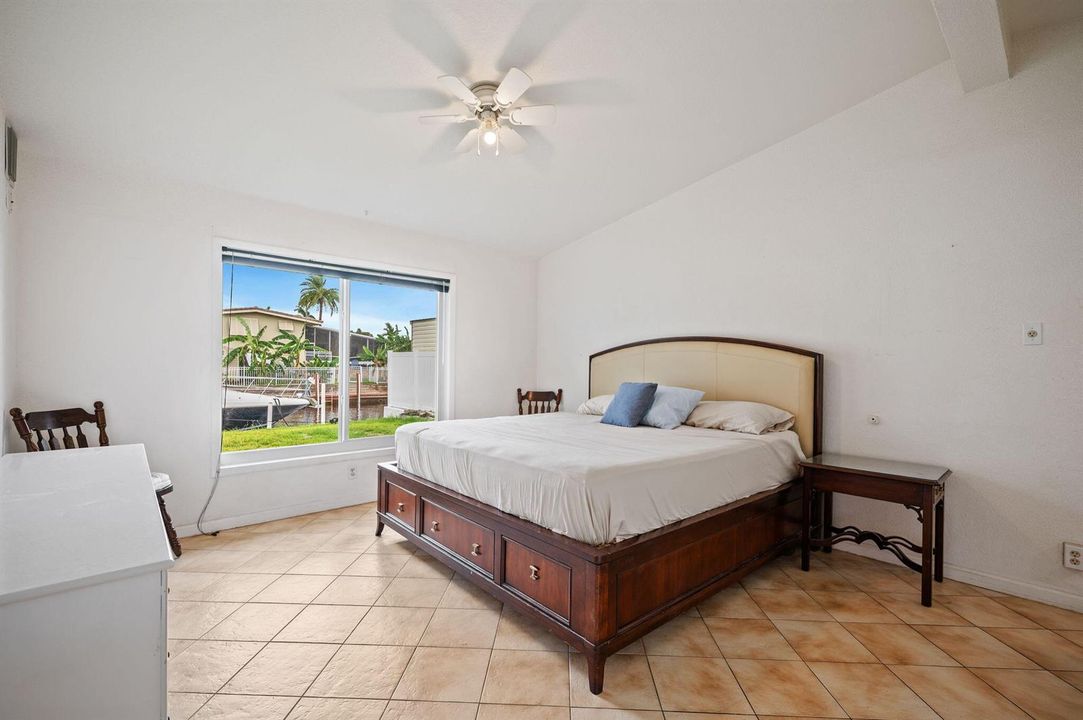 12-web-or-mls-2637-marathon-ln