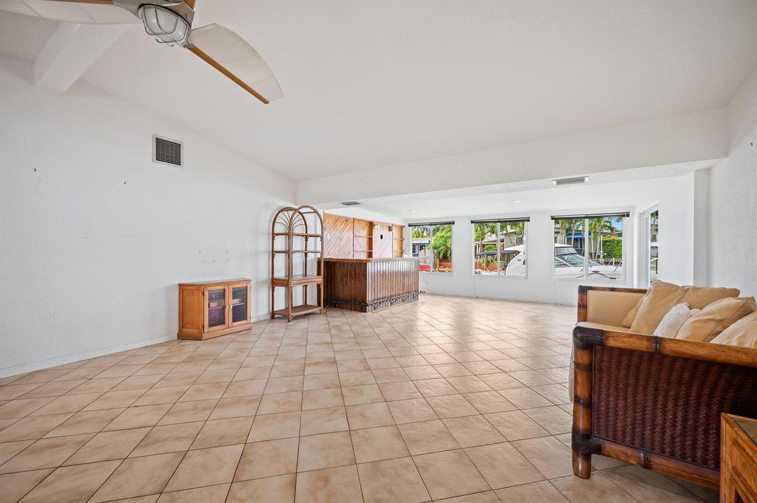6-web-or-mls-2637-marathon-ln