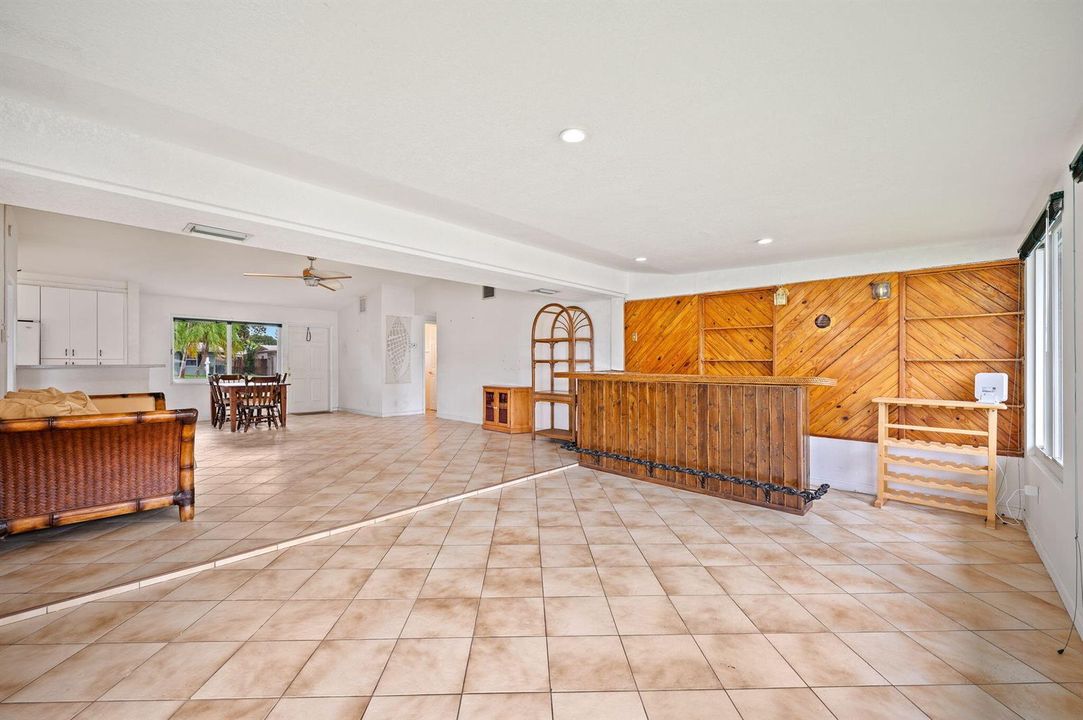 8-web-or-mls-2637-marathon-ln