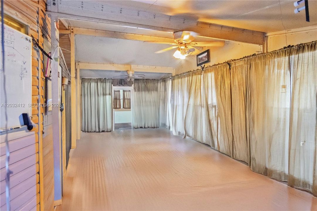 For Sale: $199,000 (2 beds, 2 baths, 1170 Square Feet)