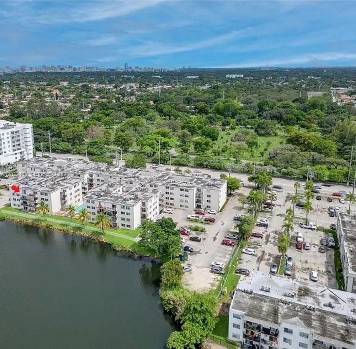 For Rent: $2,200 (2 beds, 2 baths, 991 Square Feet)