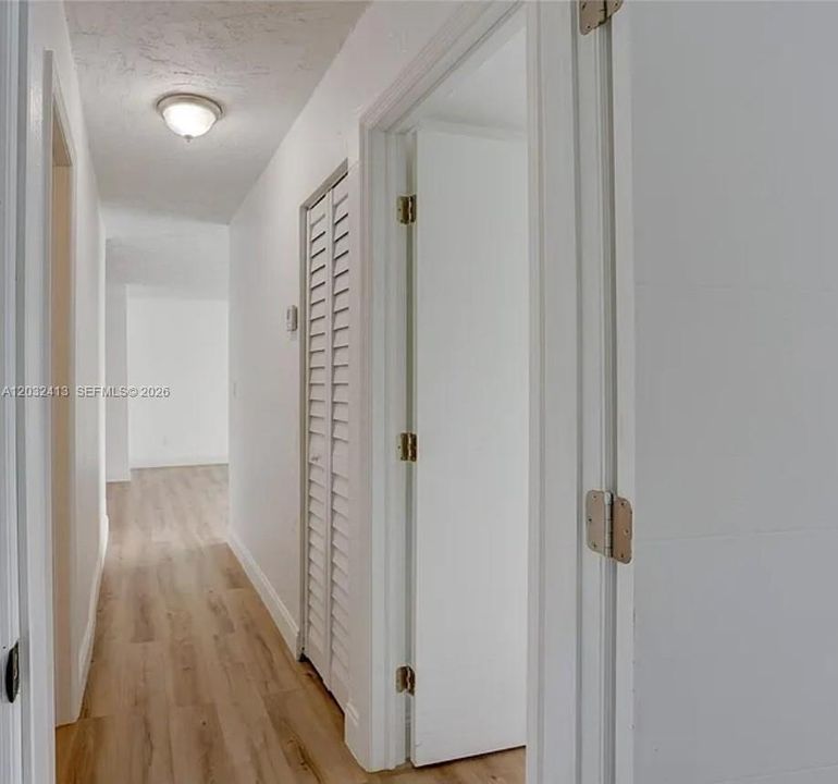 For Rent: $2,200 (2 beds, 2 baths, 991 Square Feet)
