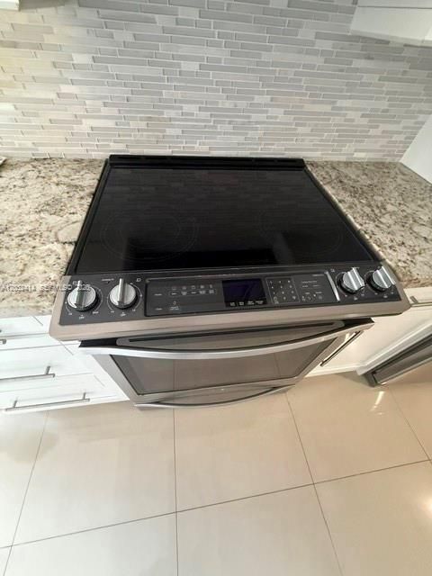 For Rent: $3,600 (2 beds, 2 baths, 1400 Square Feet)
