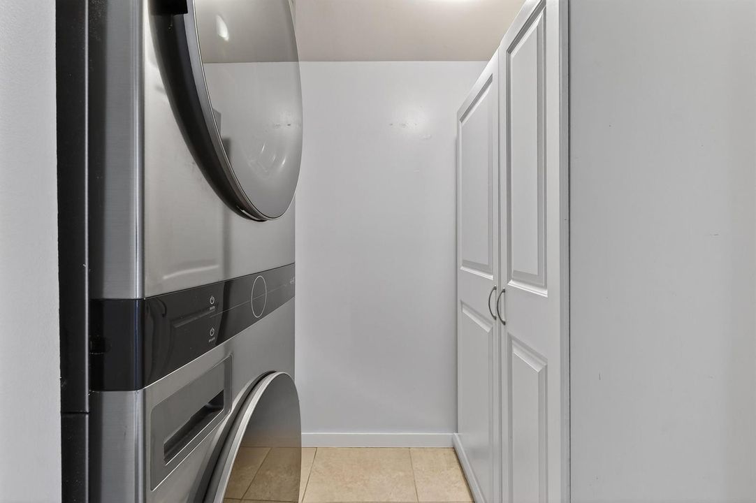 Stackable washer /dryer