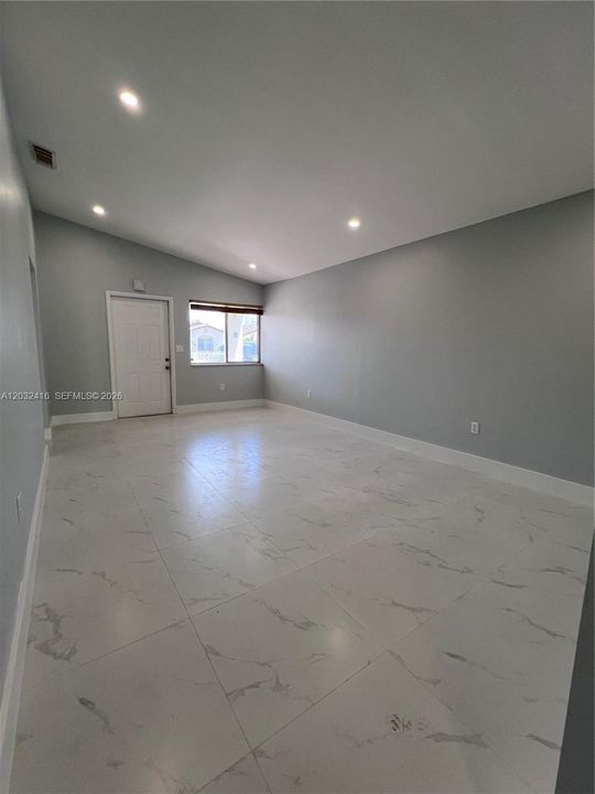 Living Room / Dining