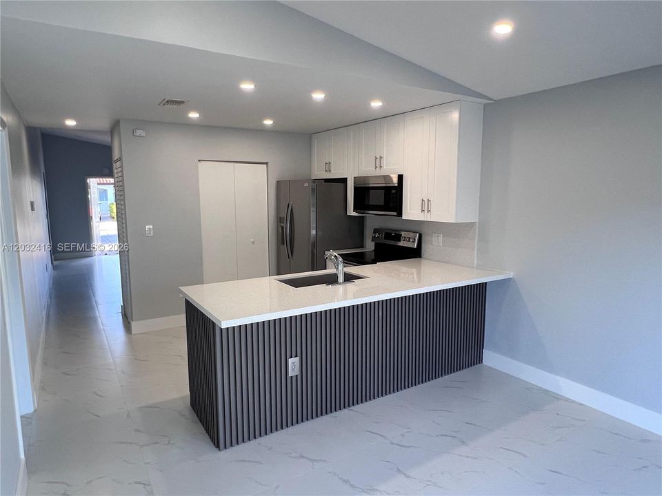 For Sale: $569,000 (3 beds, 2 baths, 1170 Square Feet)