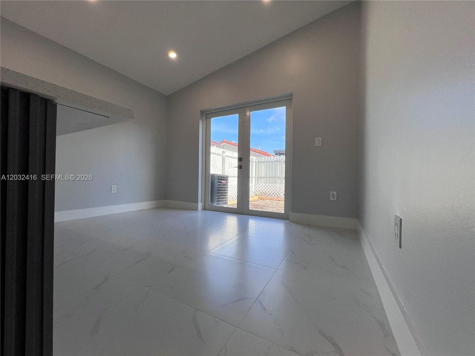 For Sale: $569,000 (3 beds, 2 baths, 1170 Square Feet)