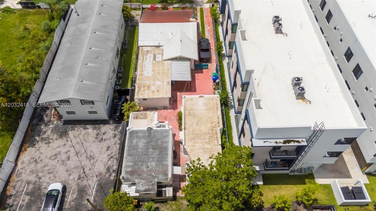 En Renta: $2,950 (3 camas, 2 baños, 2204 Pies cuadrados)