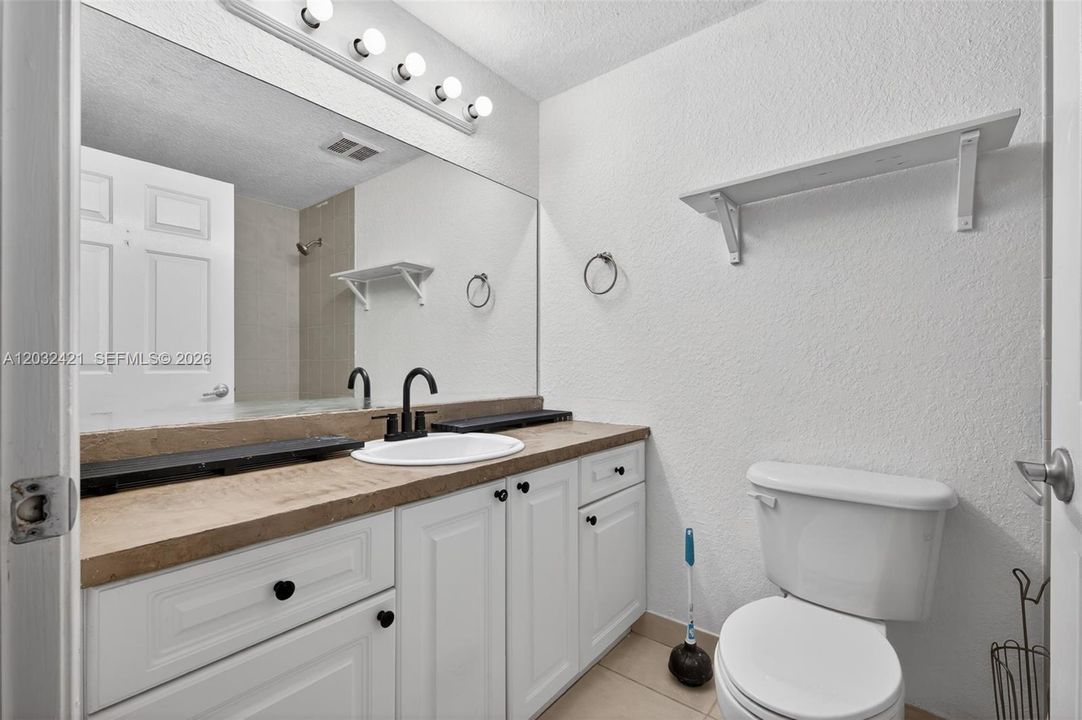 For Rent: $2,650 (2 beds, 2 baths, 1080 Square Feet)
