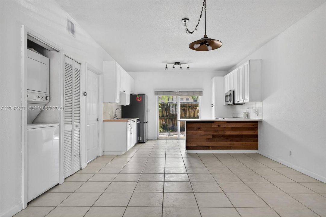 For Rent: $2,650 (2 beds, 2 baths, 1080 Square Feet)
