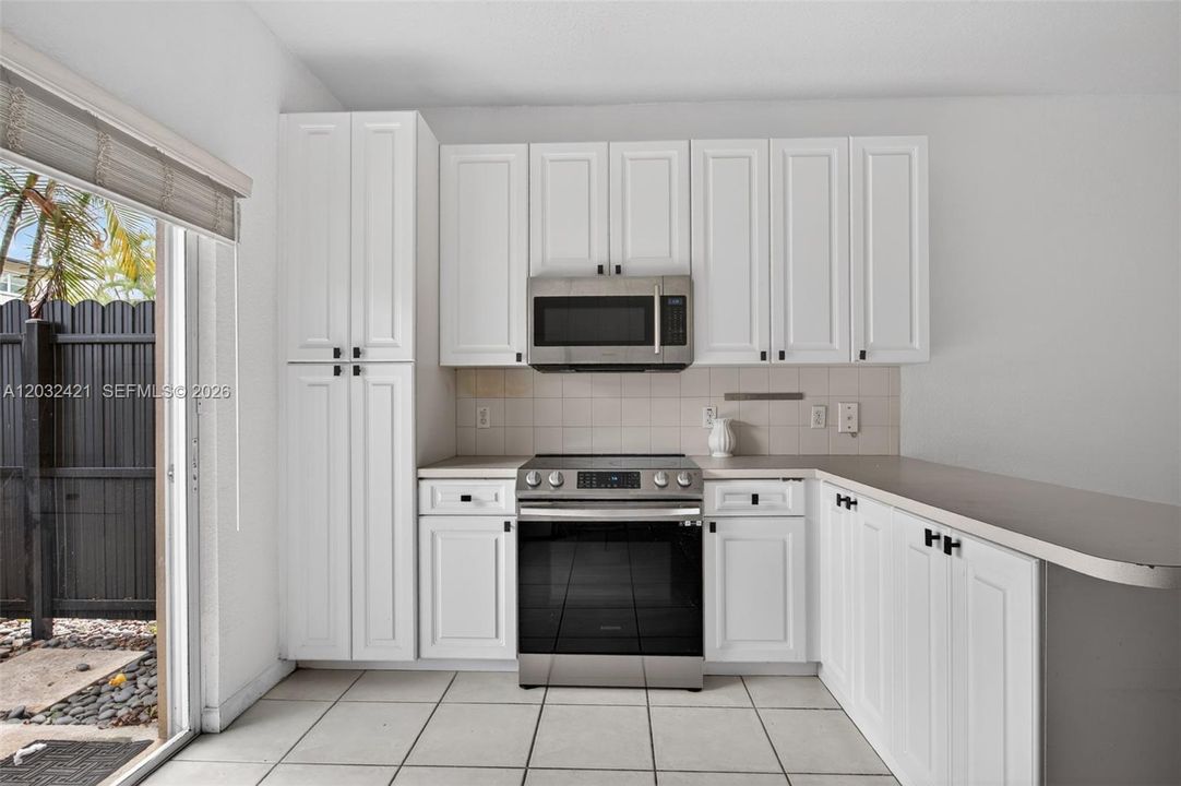 For Rent: $2,650 (2 beds, 2 baths, 1080 Square Feet)