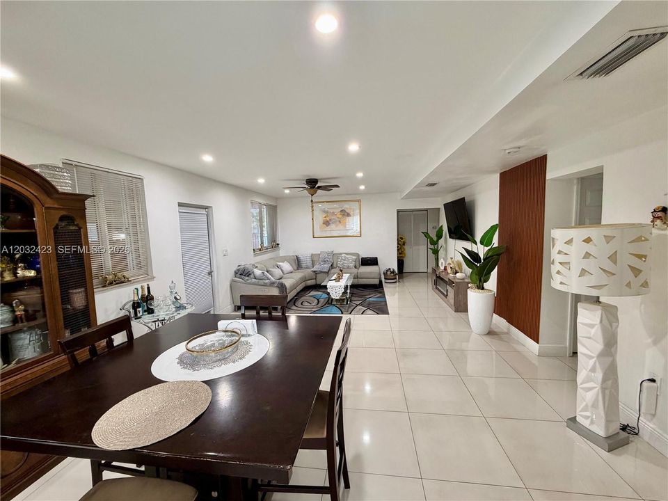 For Rent: $3,500 (3 beds, 2 baths, 1470 Square Feet)