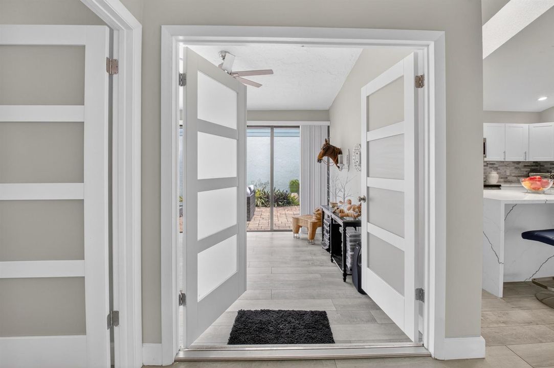 ENTRY TO LORIDA ROOM