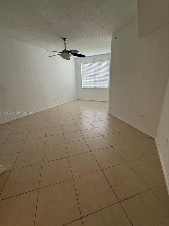For Rent: $2,250 (2 beds, 1 baths, 1068 Square Feet)