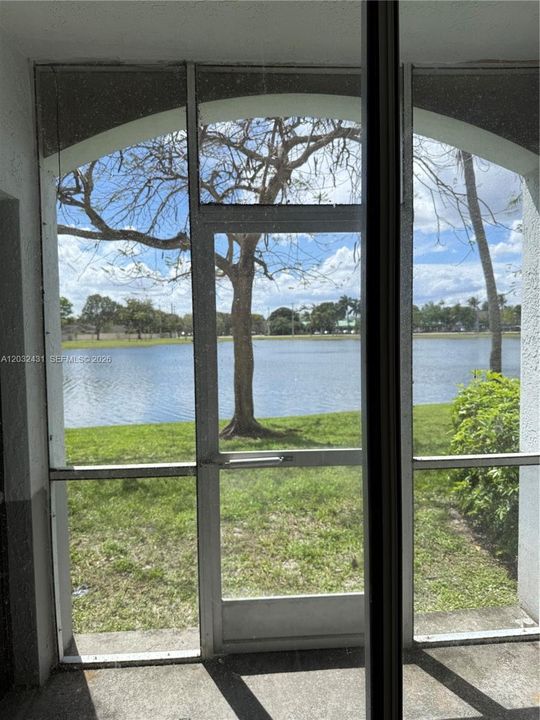 For Rent: $2,250 (2 beds, 1 baths, 1068 Square Feet)
