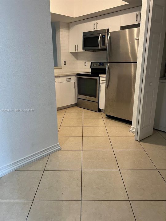 For Rent: $2,250 (2 beds, 1 baths, 1068 Square Feet)