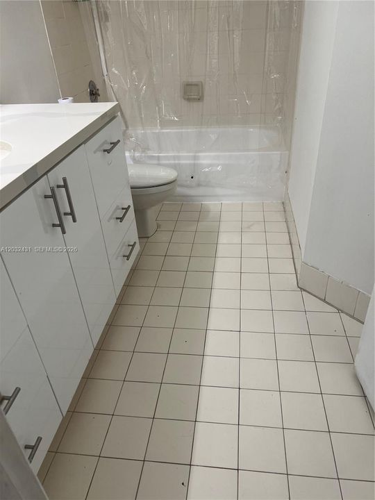 For Rent: $2,250 (2 beds, 1 baths, 1068 Square Feet)
