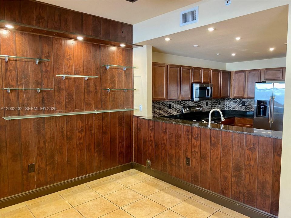 For Rent: $2,800 (3 beds, 2 baths, 1207 Square Feet)