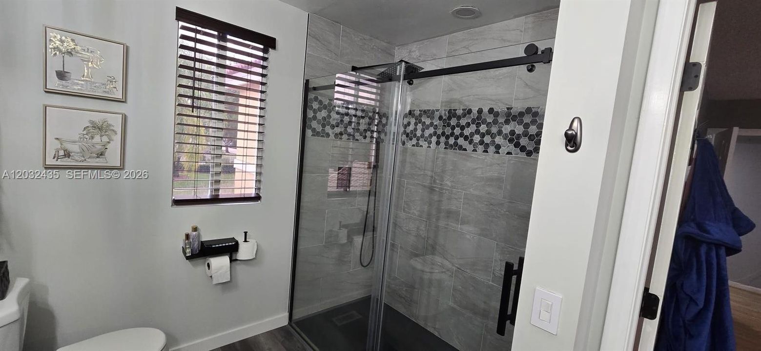 For Sale: $759,000 (4 beds, 2 baths, 1890 Square Feet)