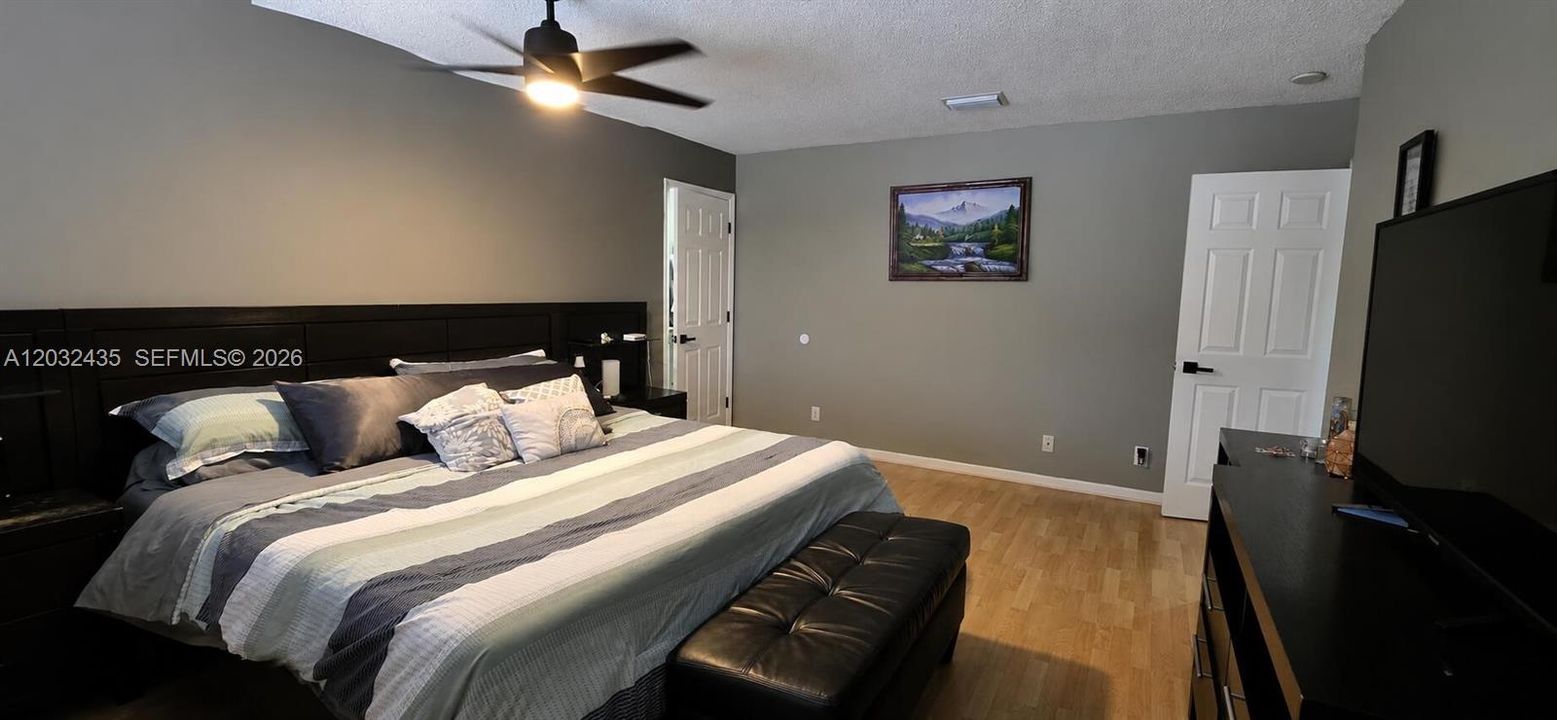 For Sale: $759,000 (4 beds, 2 baths, 1890 Square Feet)