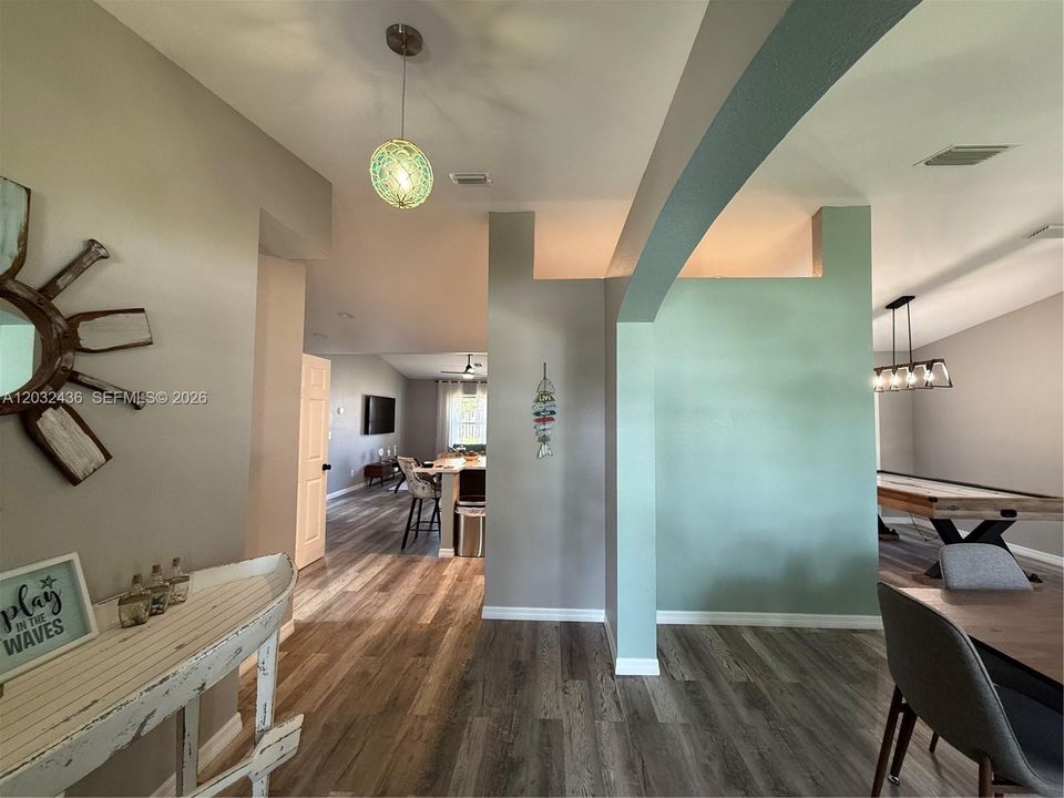 En Venta: $420,000 (3 camas, 2 baños, 1625 Pies cuadrados)