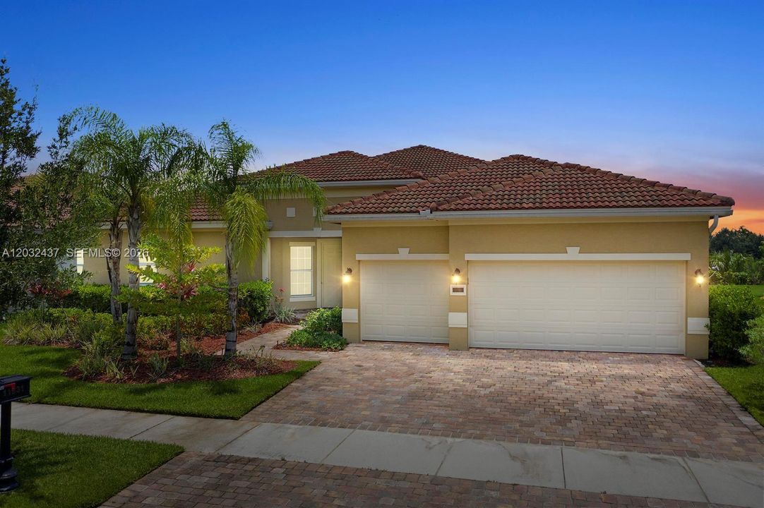 For Sale: $590,000 (4 beds, 3 baths, 3448 Square Feet)