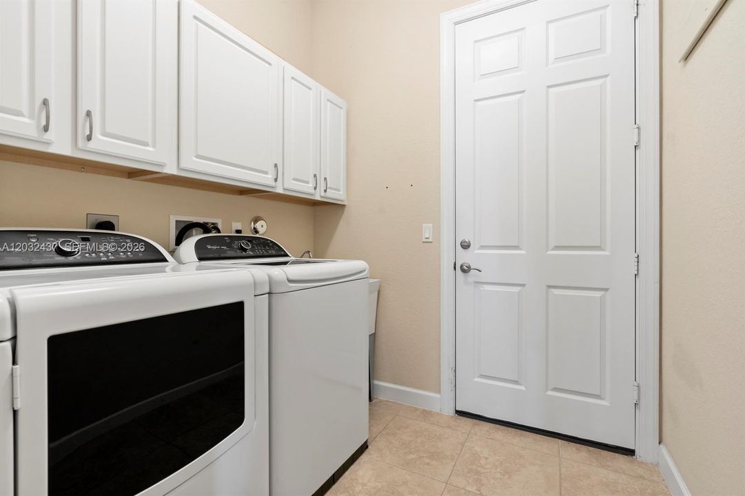 For Sale: $590,000 (4 beds, 3 baths, 3448 Square Feet)